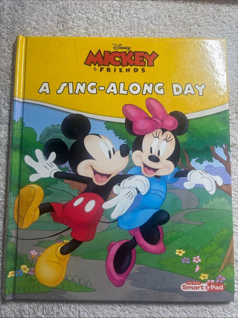 Disney Mickey & Friends A Sing-Along Day – Colorful Kids Book (Yellow)